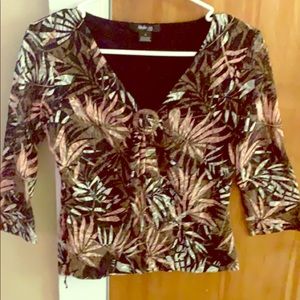 Quarter sleeve dressy shirt